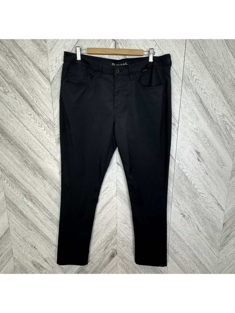 Travis Mathew Golf Pants Mens Size 36 Black Flat Front 32" Inseam Lightweight
